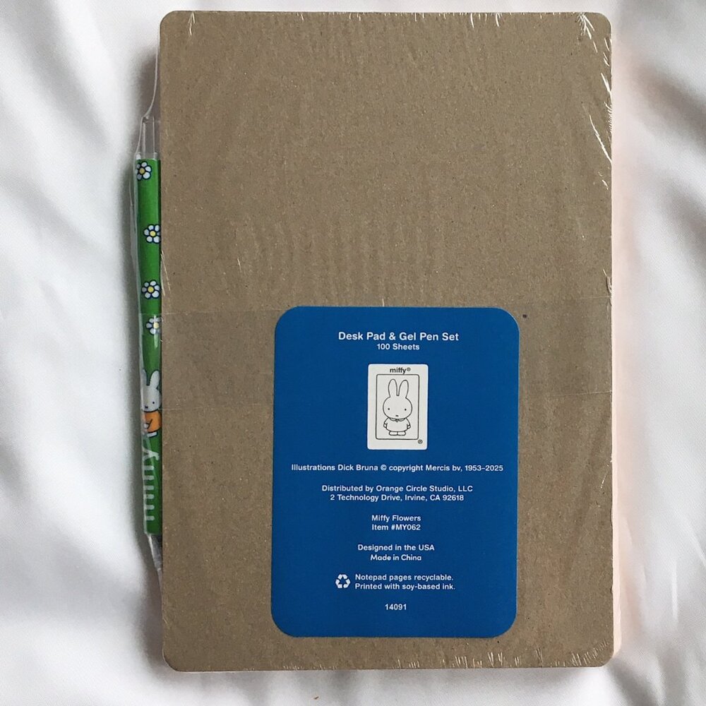 Miffy Undated Weekly Desk Pad and Gel Pen Set, 100 tear-off sheets - Picture 2 of 4